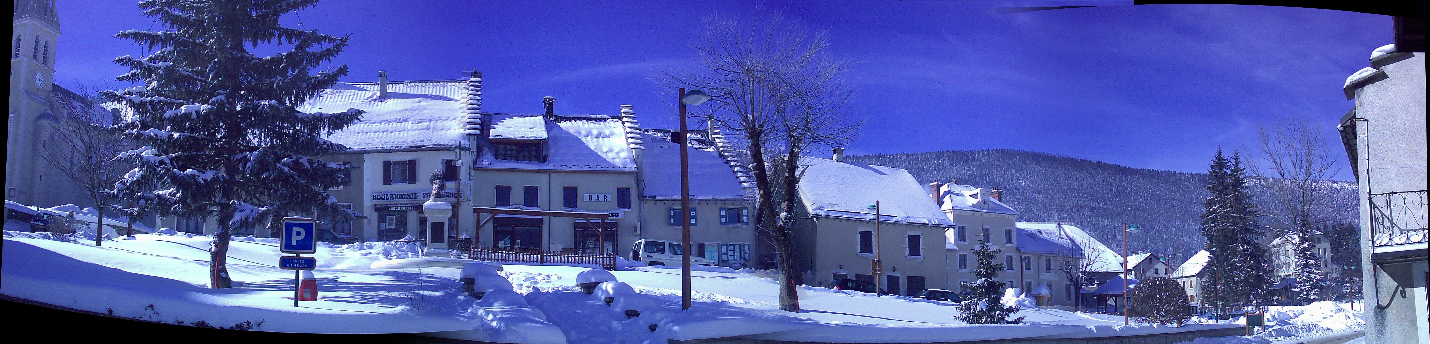 banniere station ski maudre